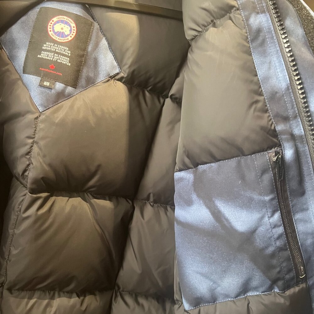 $1,950! AUTHENTIC Canada Goose Expedition Parka Fur Heritage - Blue Camo - M - Picture 8 of 11